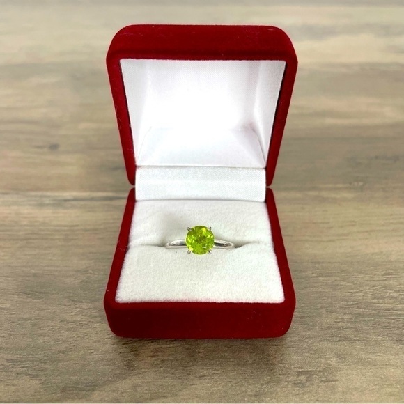 14k White Gold Round Solitaire Peridot Ring - Picture 1 of 8